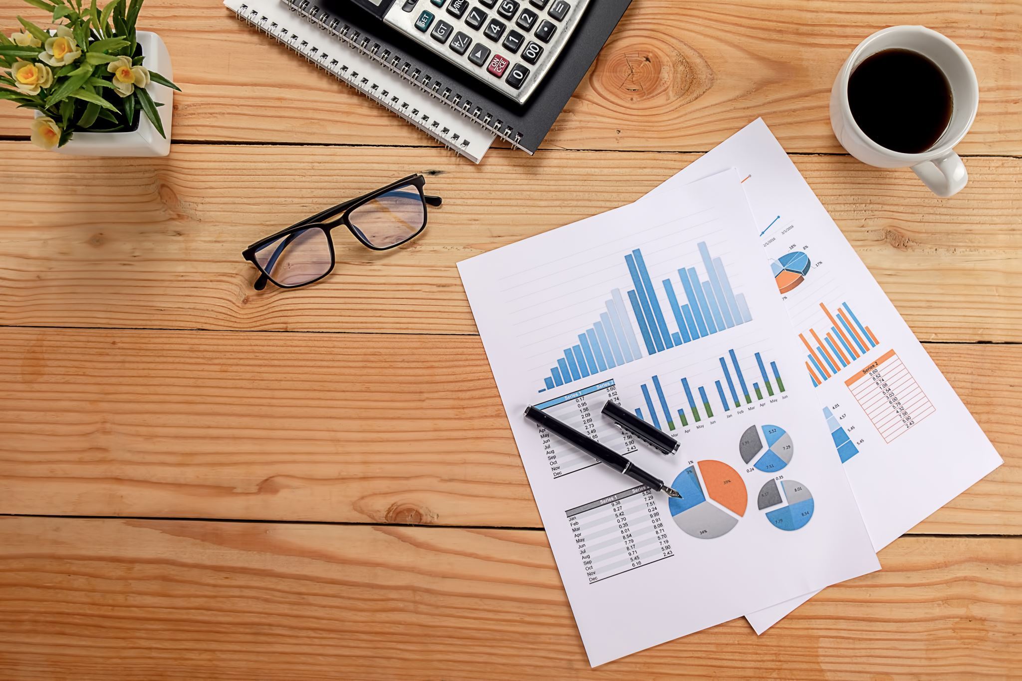 生産性向上のためのアイテムが置かれた机